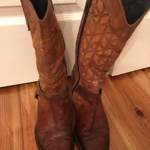 Donald Pliner Peace “ Jora” boots 8.5